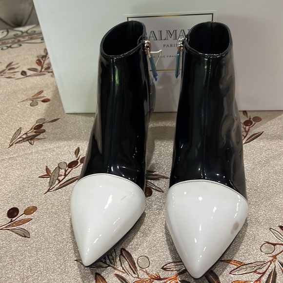 - Balmain Patent Leather Booties - Picture 7 of 13